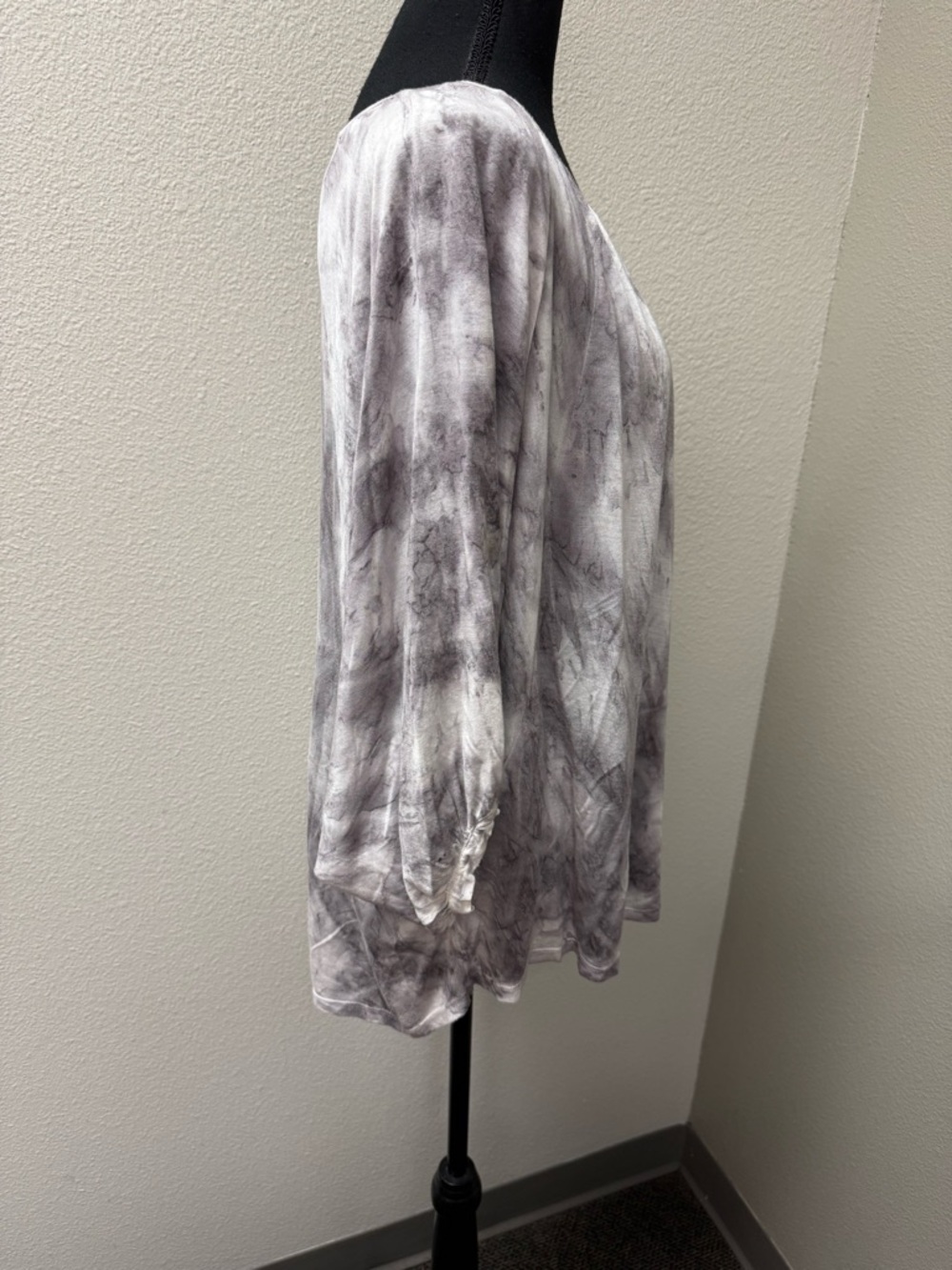 Gianni Bini Gray Tie Dye Top Medium Boho Soft Modal Long Sleeve Flowy Chic - Picture 6 of 10